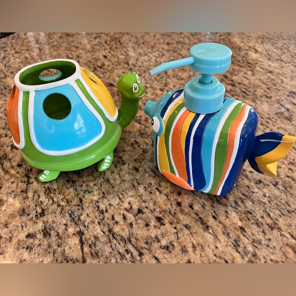 Kids Blue yellow green fish and tortoise hand soap dispenser toothbrush holder